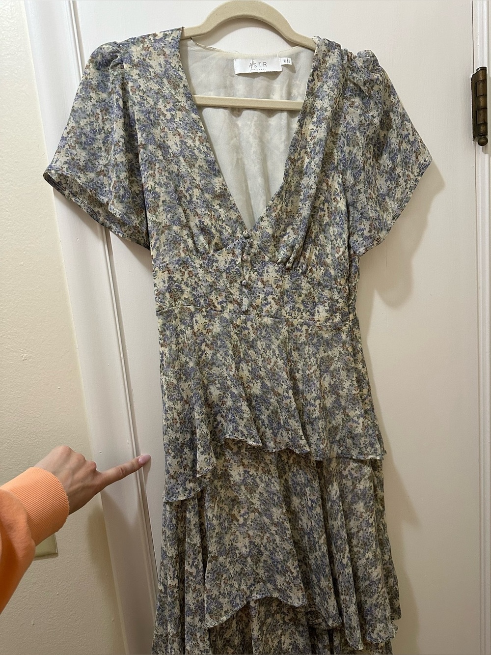 ASTR The Label Tayla Tiered Maxi Dress - Picture 3 of 6